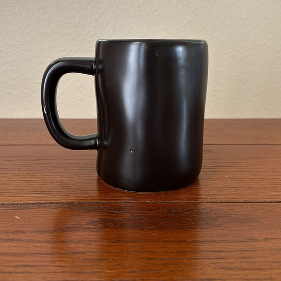 🚨PRICE DROP🚨 RAE DUNN BLACK SLEEPY MUG NWOT - Picture 2 of 3